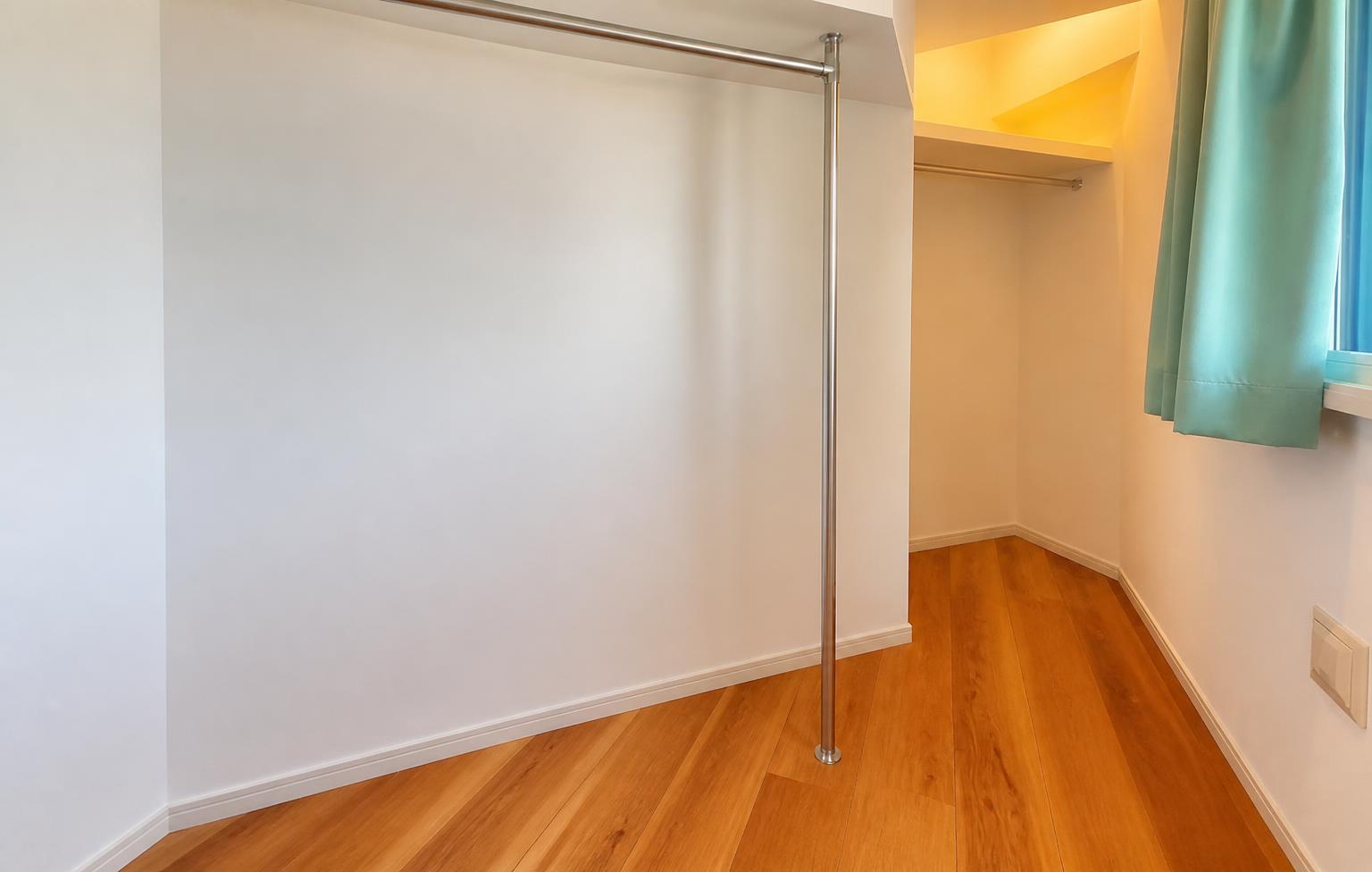 Spacious Top-Floor Apartment in Fukuoka — photograph 2