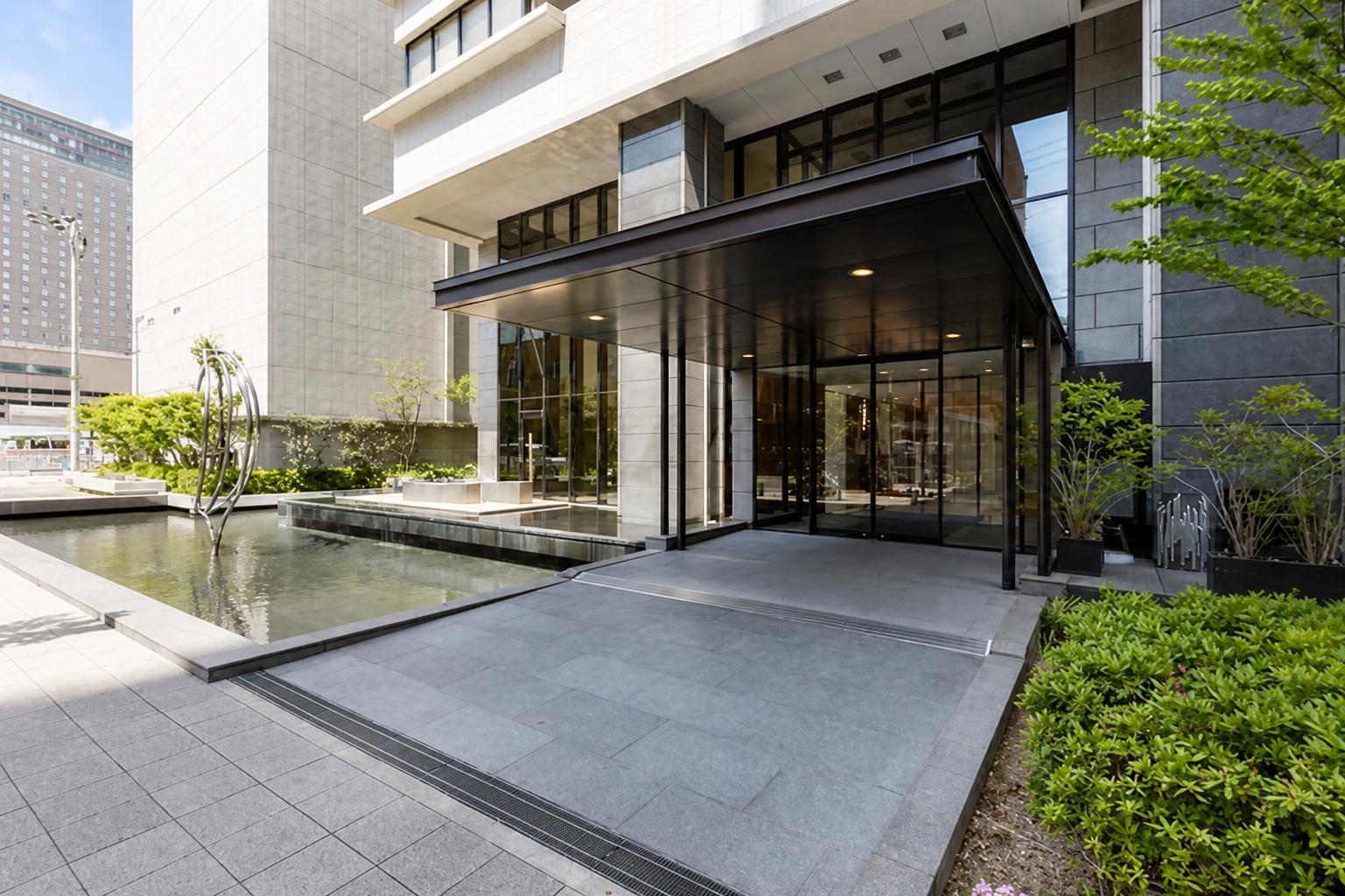 Renovated River-View Apartment in Osaka — photograph 5