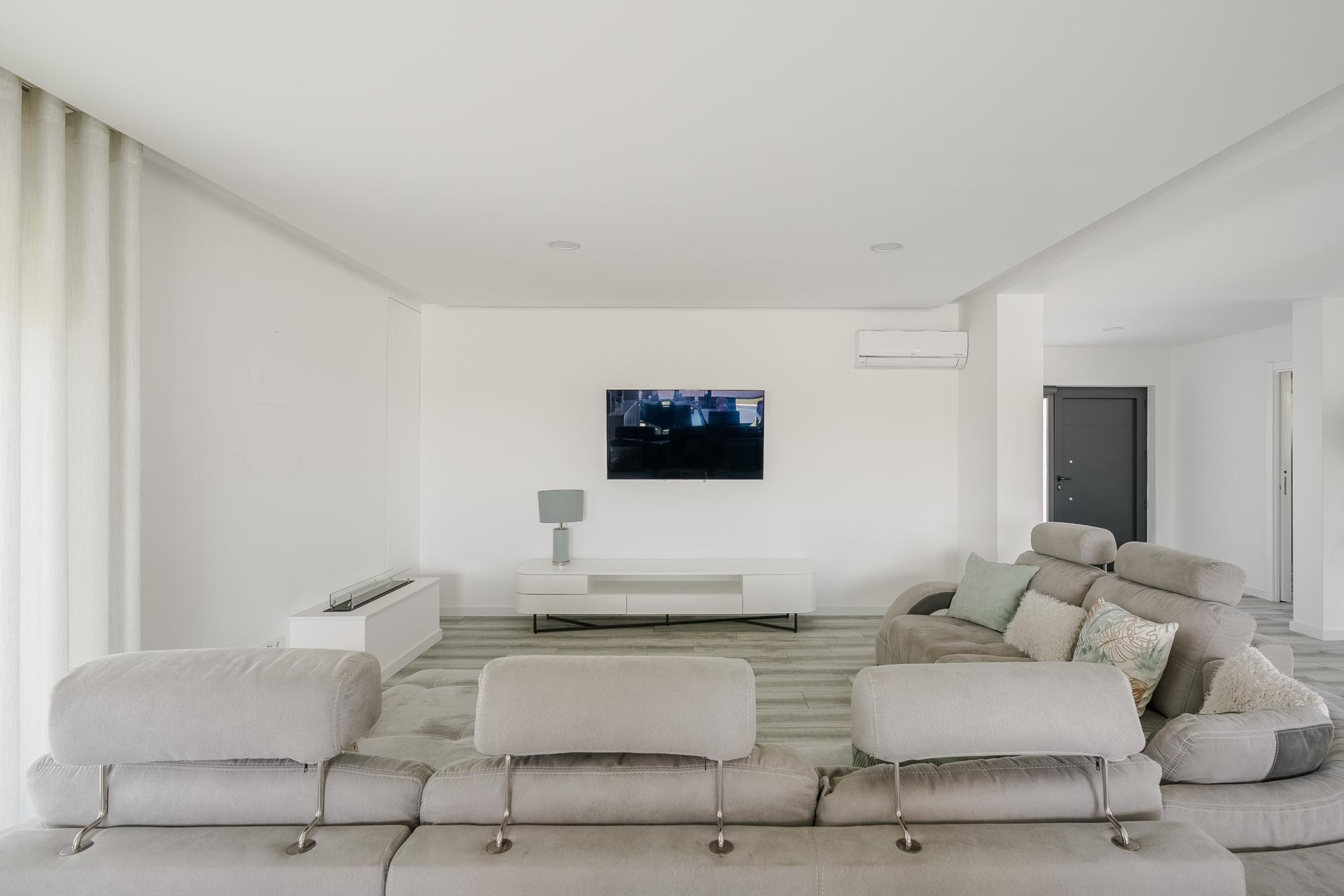 5-Bedroom House in Oeiras — photograph 4