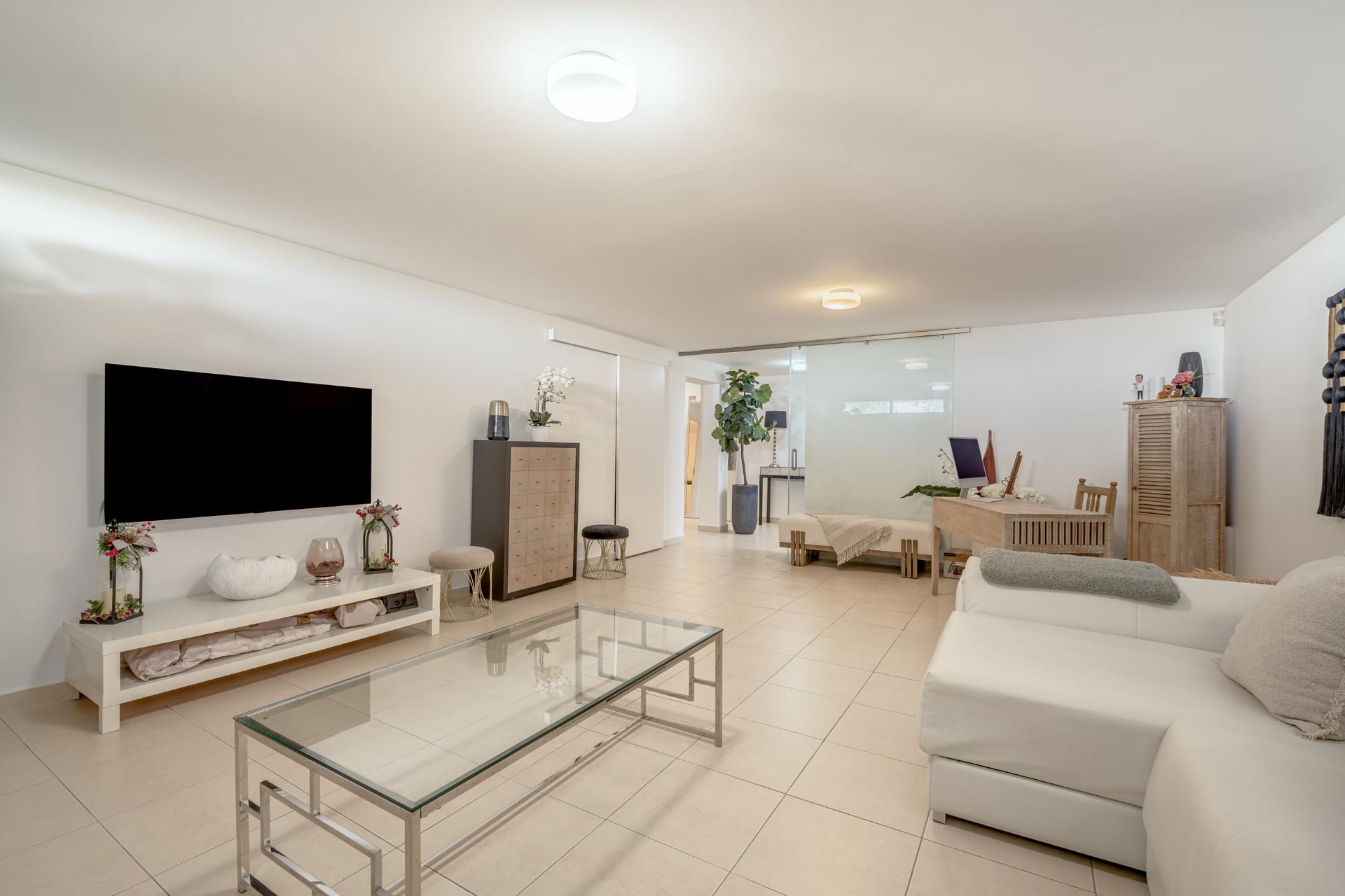 3-Bedroom Semi-Detached House in Loulé — photograph 3