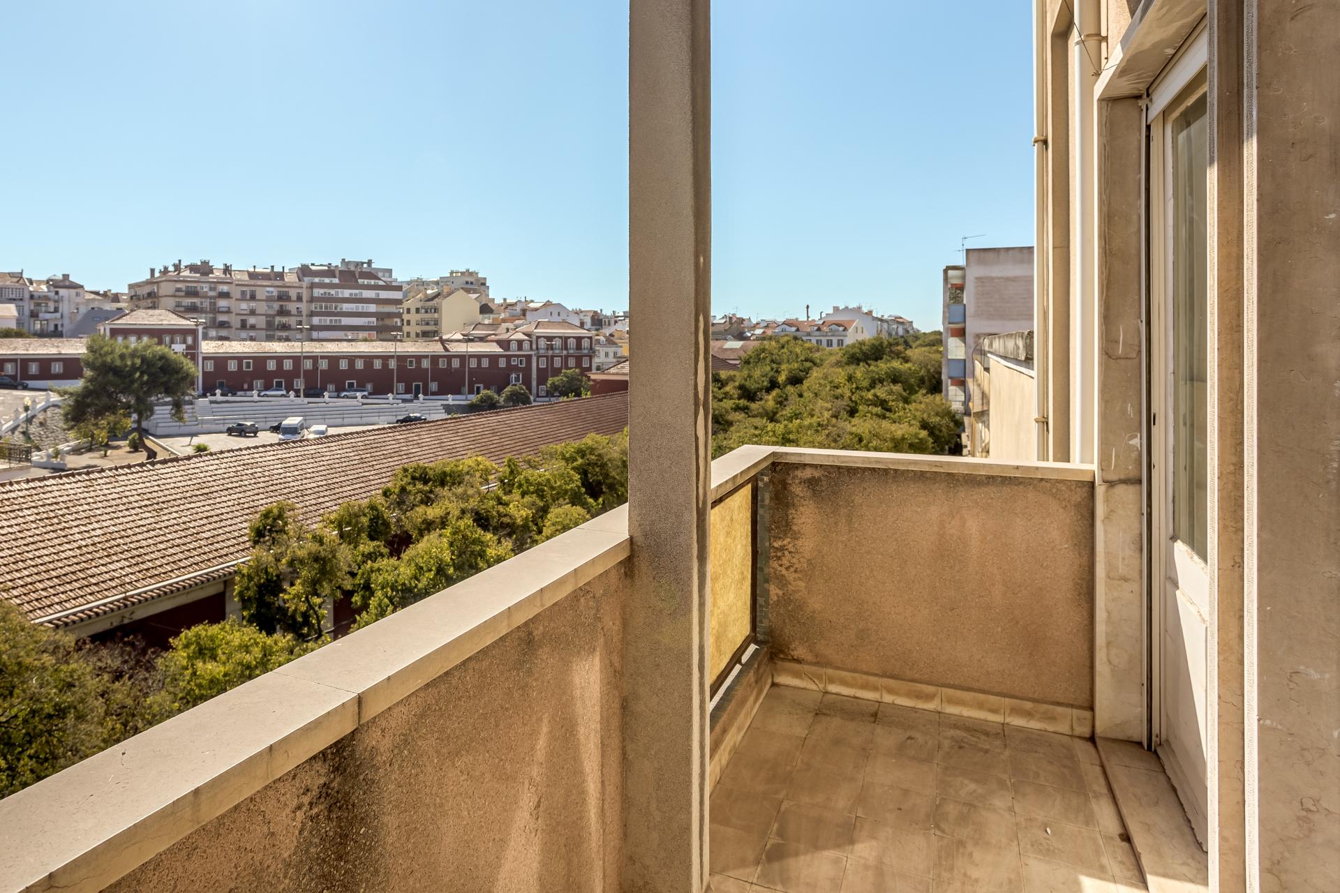 2-Bedroom Apartment with Pool in Campo de Ourique, Lisboa — photograph 4