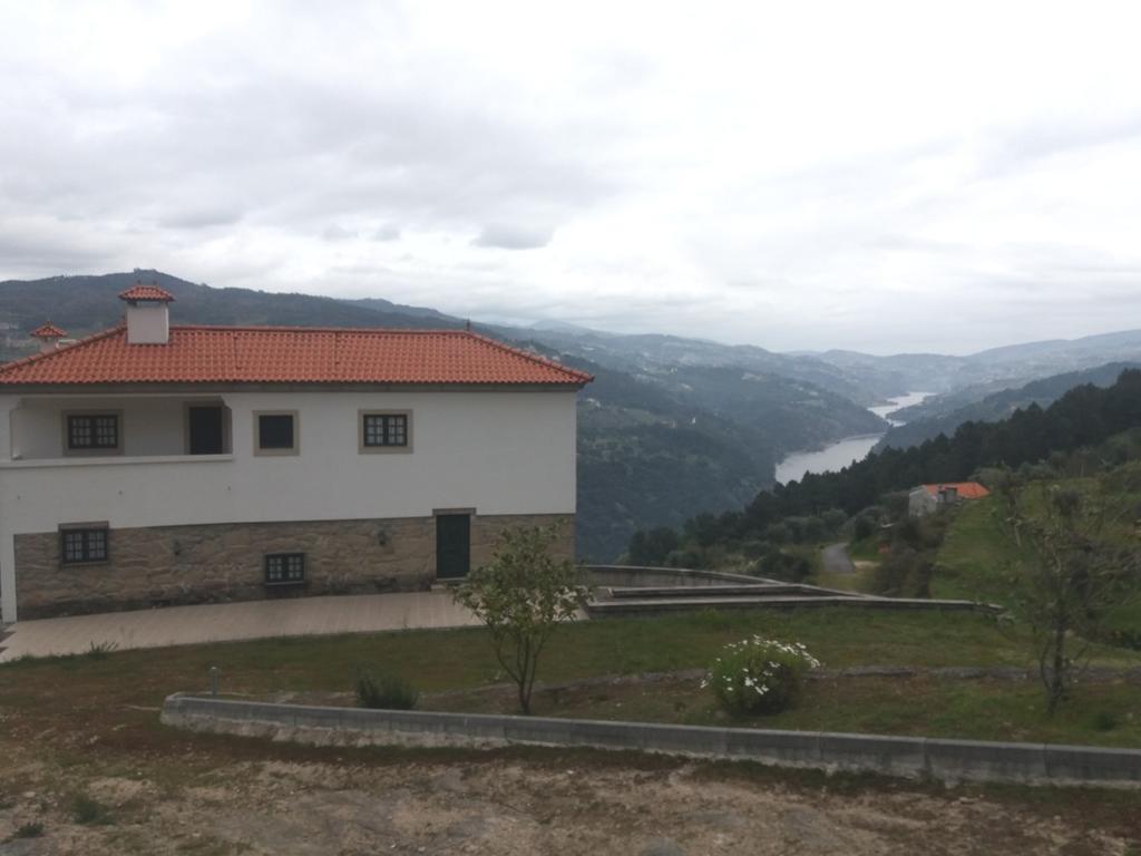 Farm in River Douro valley, Cinfães — photograph 4