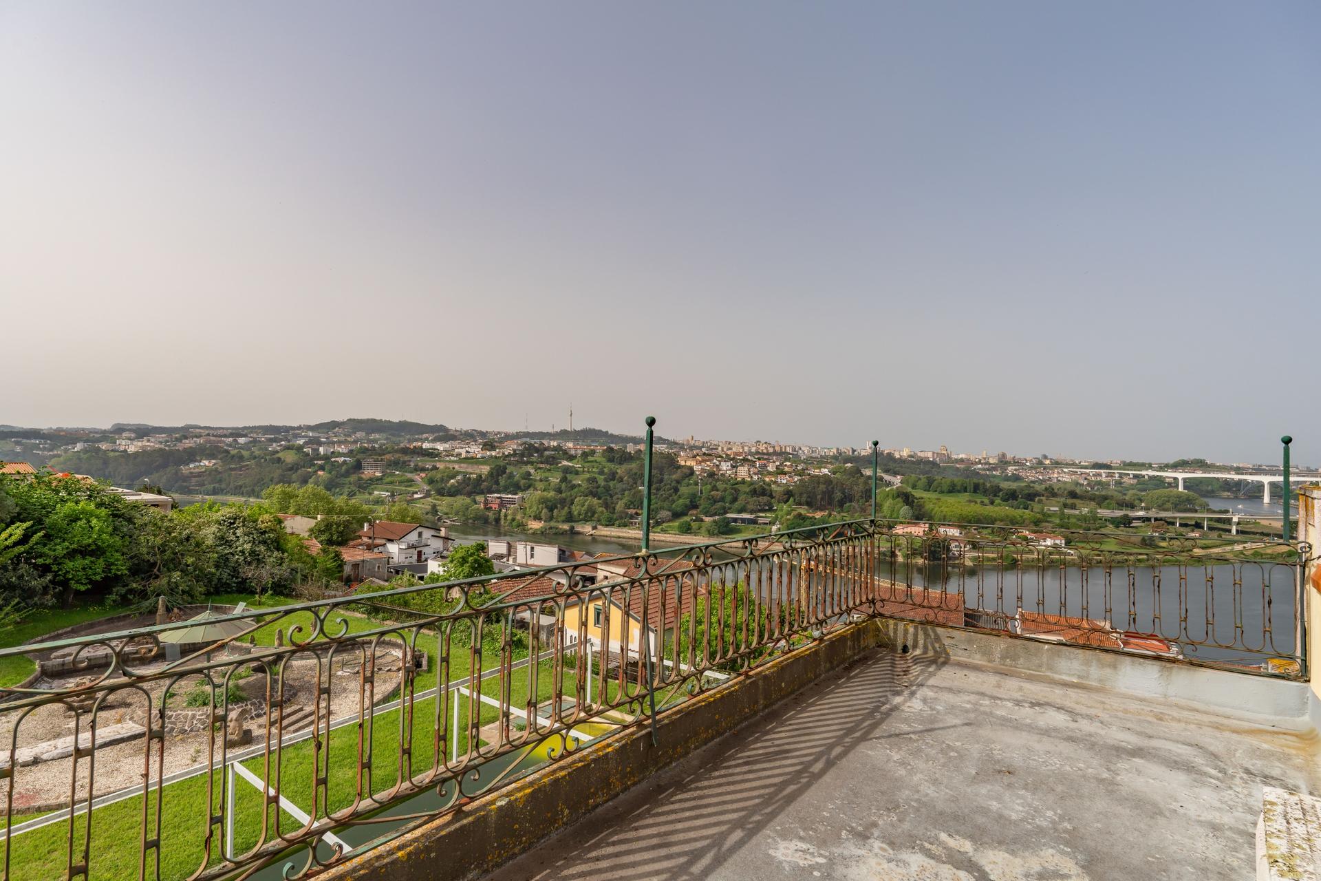 6-Bedroom Mansion in Valbom, Gondomar — photograph 3