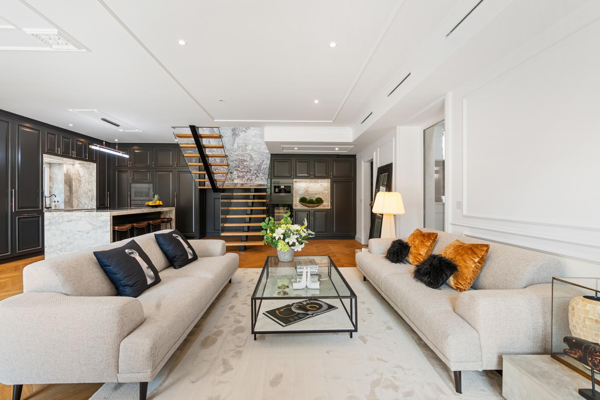 4-Bedroom House with Pool in Cascais — photograph 5